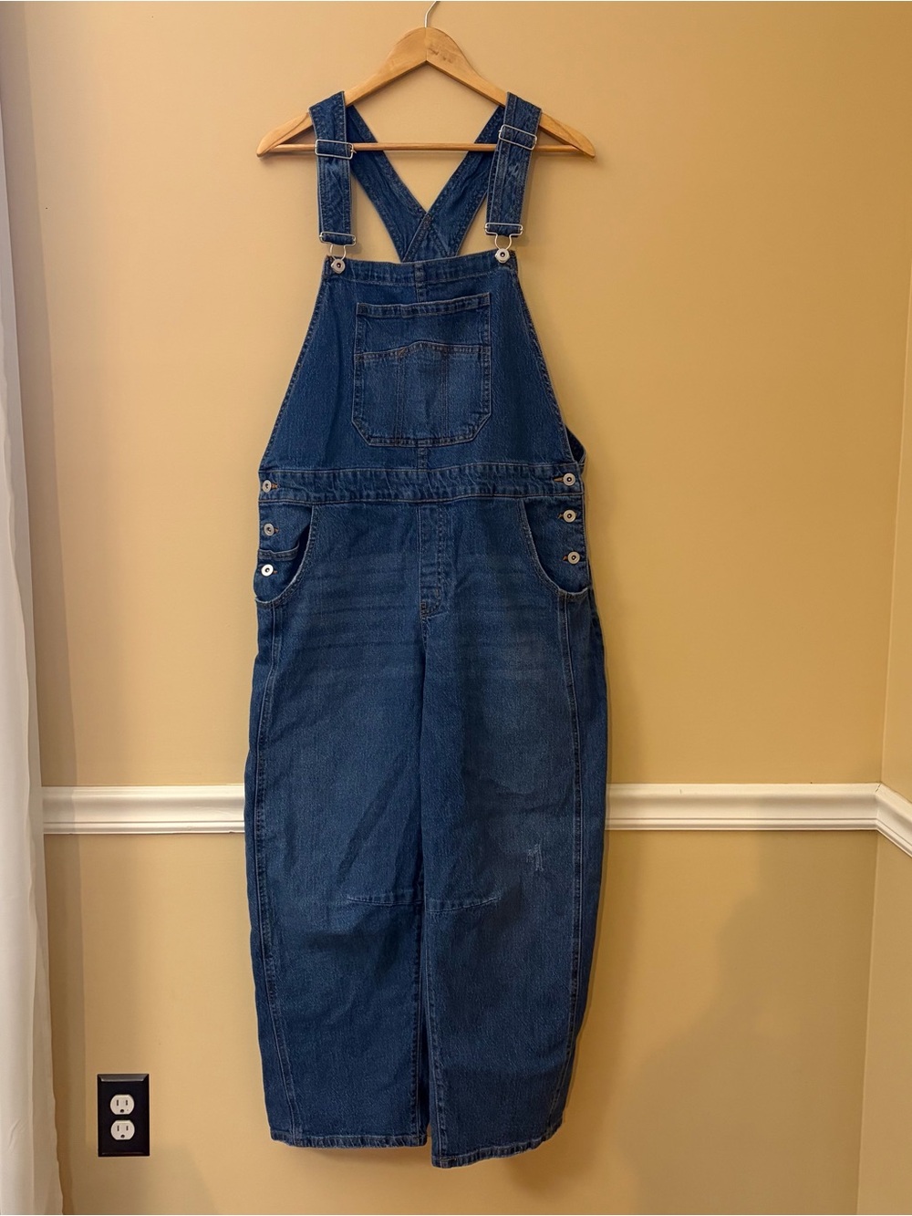 Jessica Simpson Women's Overall Barrel Leg Size L Distressed Denim Loose Comfort
